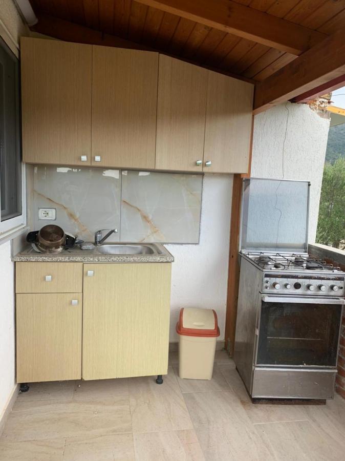 Denaj House Hotel Himare Exterior foto